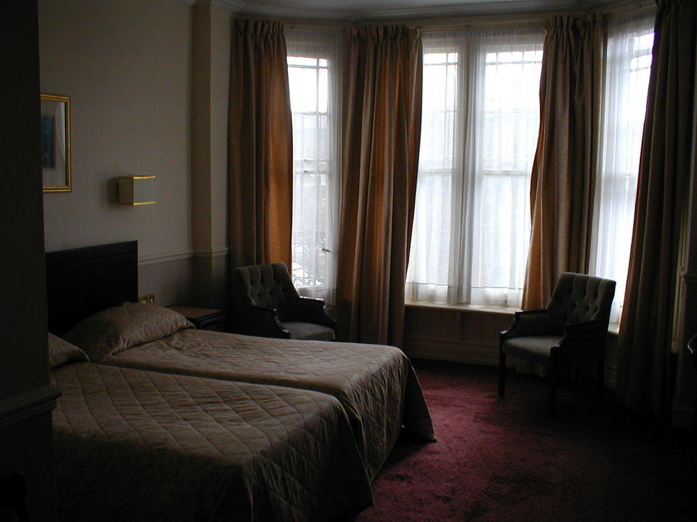 Glen Usk Hotel Llandrindod Wells Exterior photo