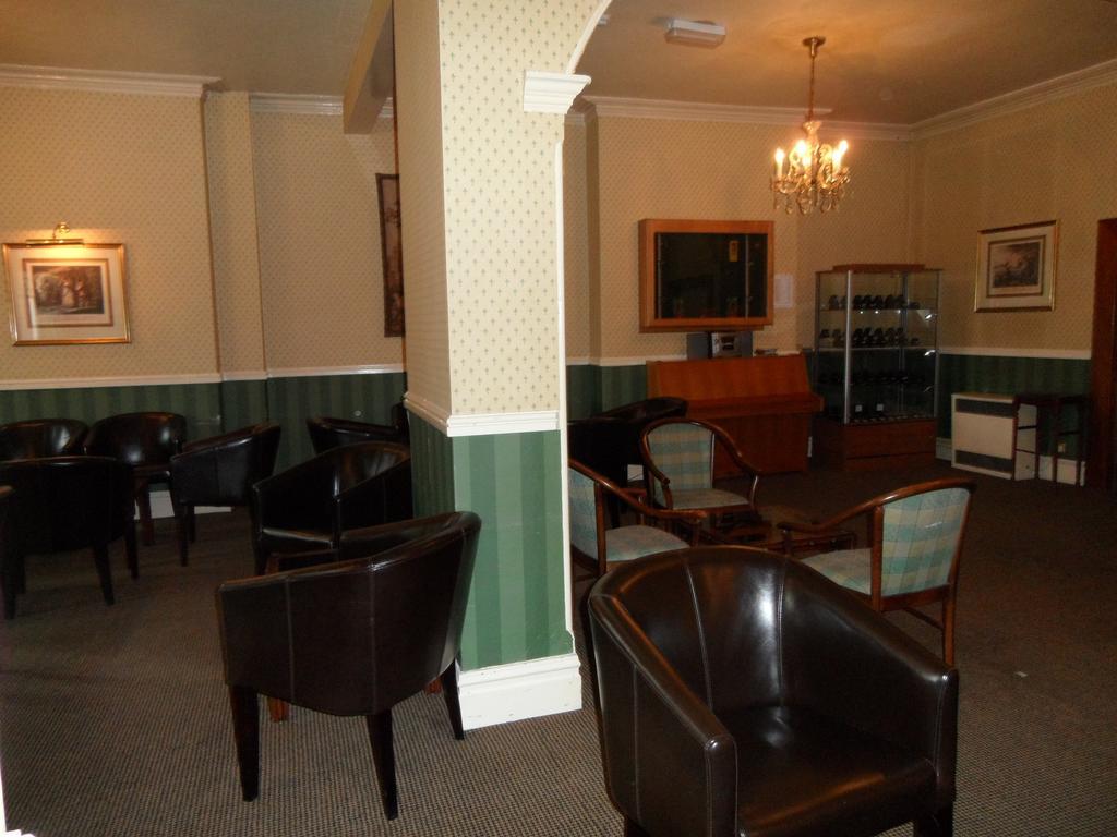 Glen Usk Hotel Llandrindod Wells Exterior photo