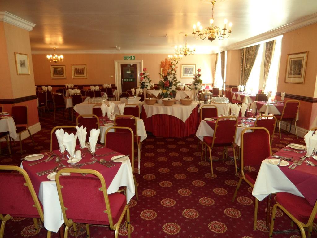 Glen Usk Hotel Llandrindod Wells Exterior photo