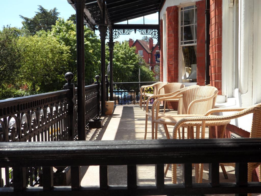 Glen Usk Hotel Llandrindod Wells Exterior photo