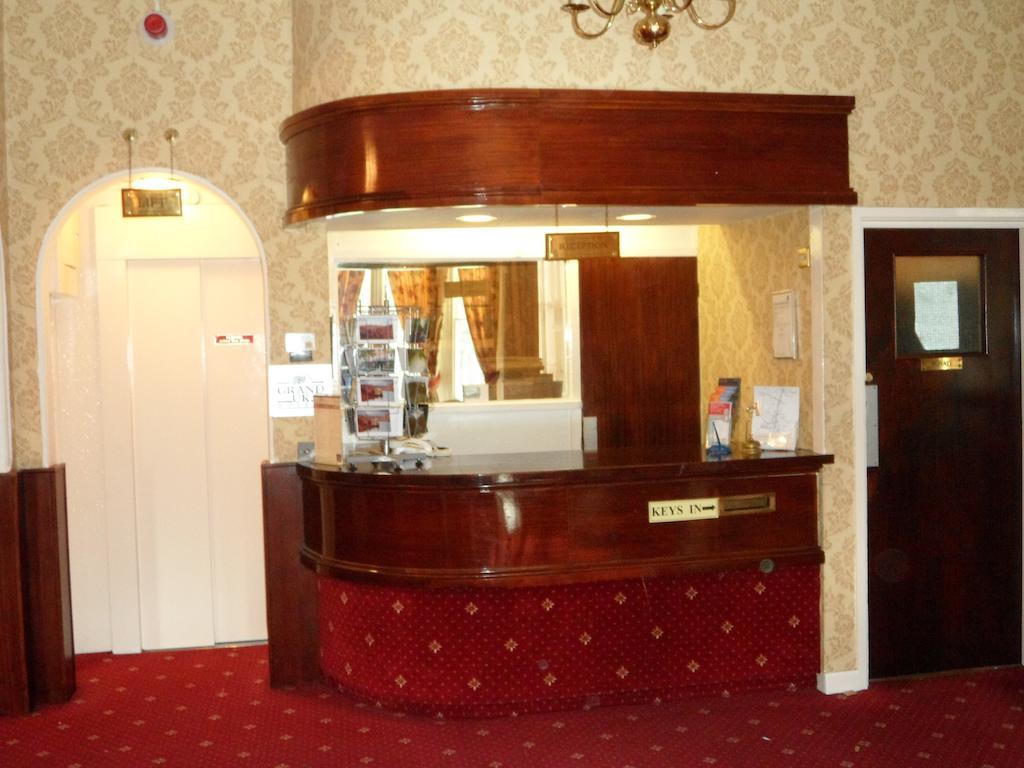 Glen Usk Hotel Llandrindod Wells Exterior photo